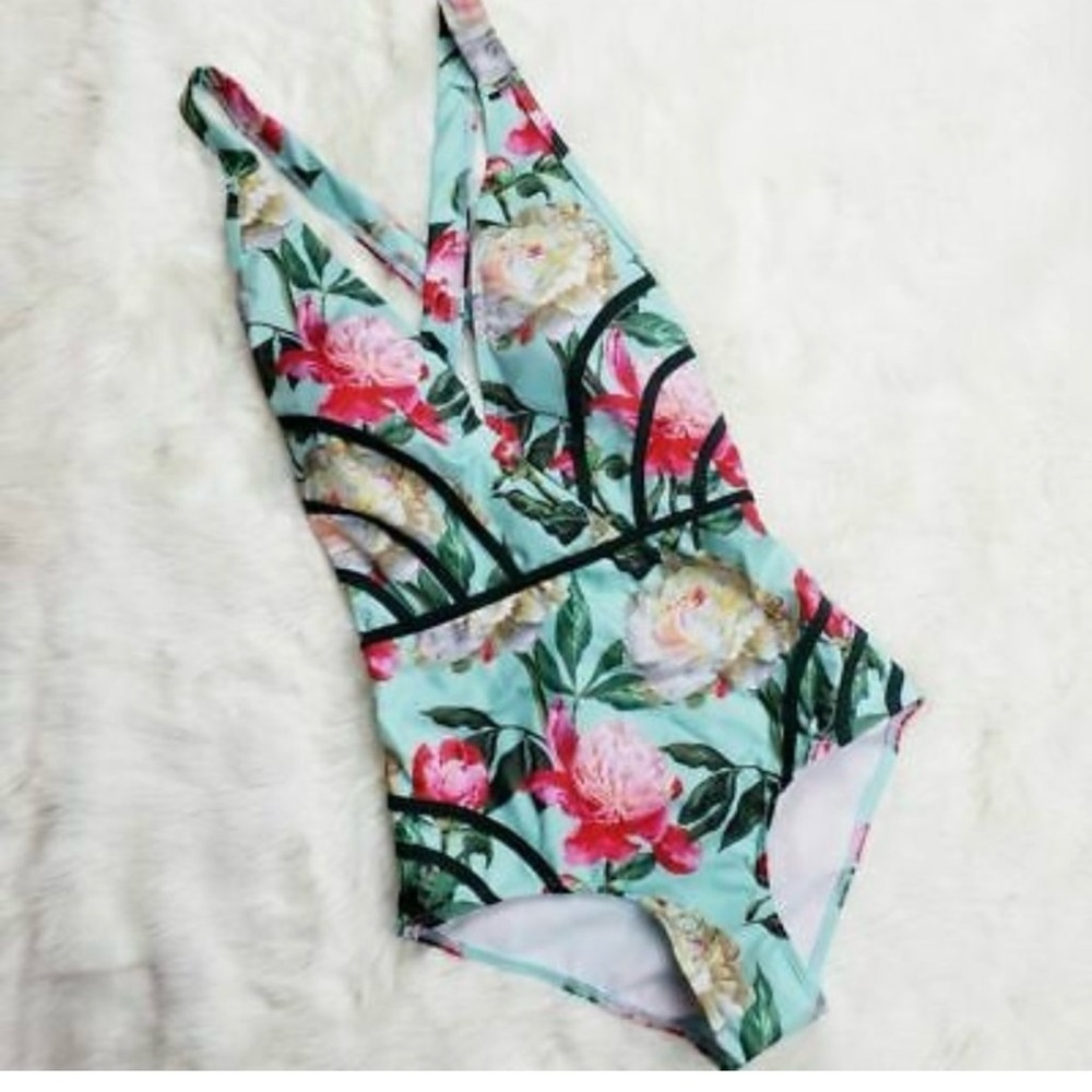 ModCloth “The Gilda” floral print one piece. Size Large